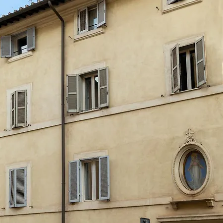 Views Of The Coliseum Apartman *